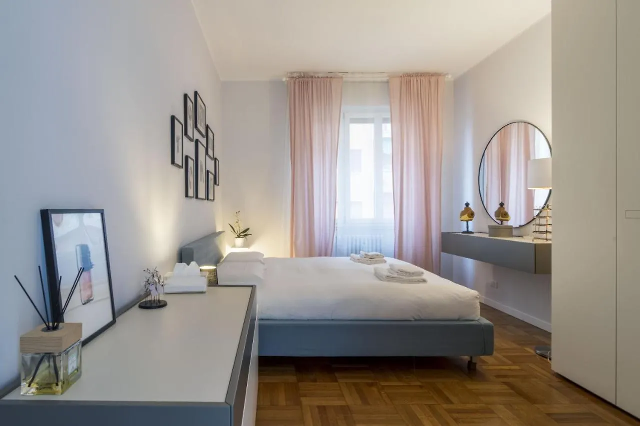 Easylife - Elegante E Chic Dimora Con Balcone Apartment Milan 0*,  Italy